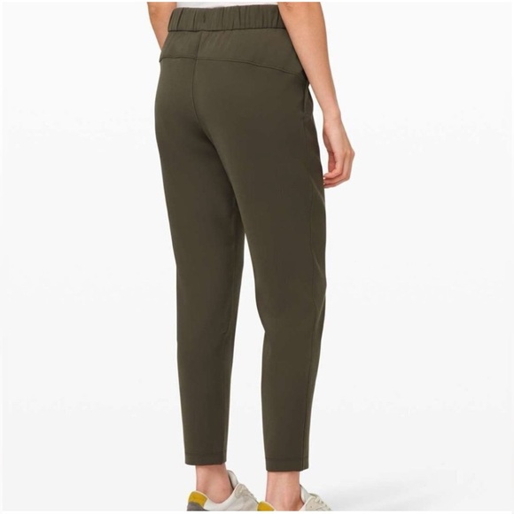 Lululemon Women’s Size 4 On the Fly 7/8 Pant Woven Dark Olive - Picture 3 of 14
